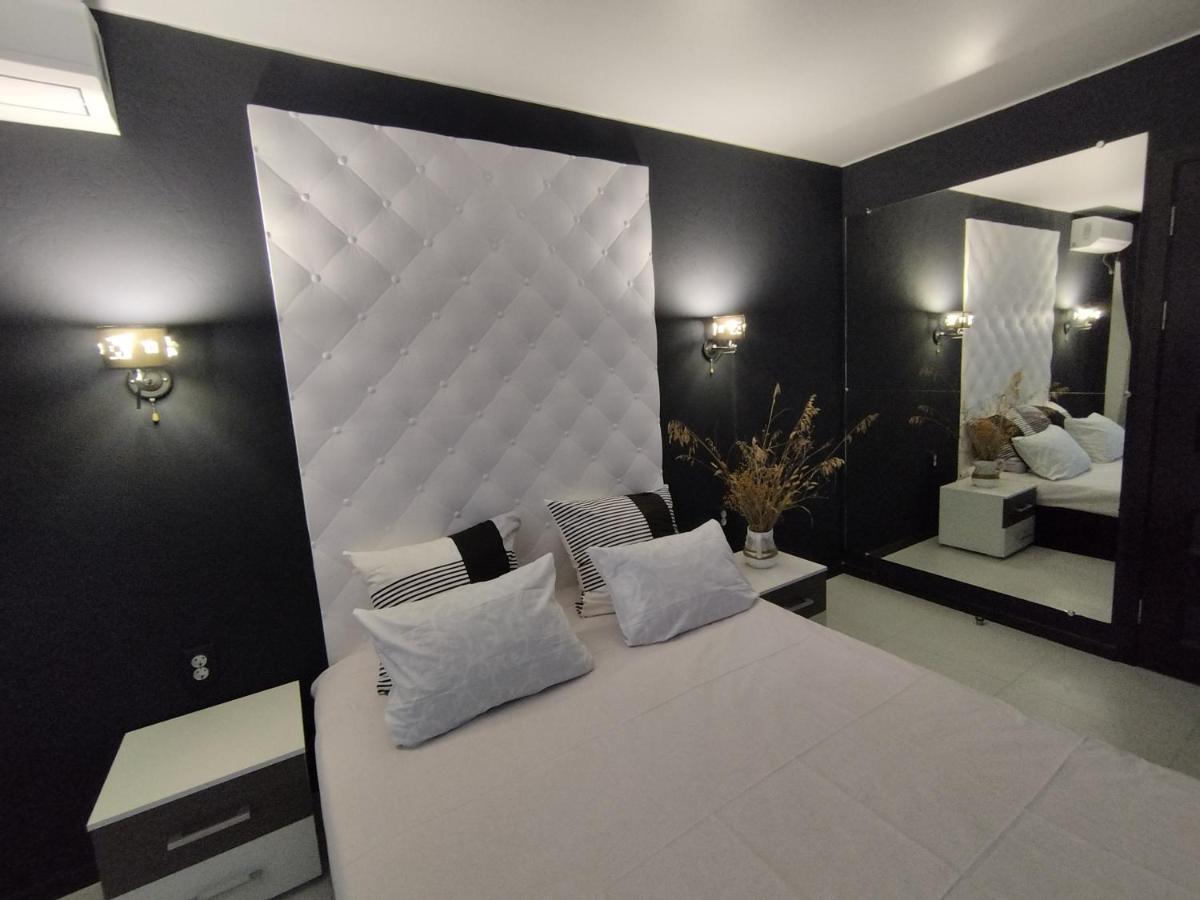 Sky The Apartment Centre ティラスポリ エクステリア 写真